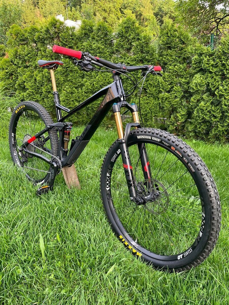Horské karbonové celoodpružené kolo Cube Stereo 120 HPC SLT 