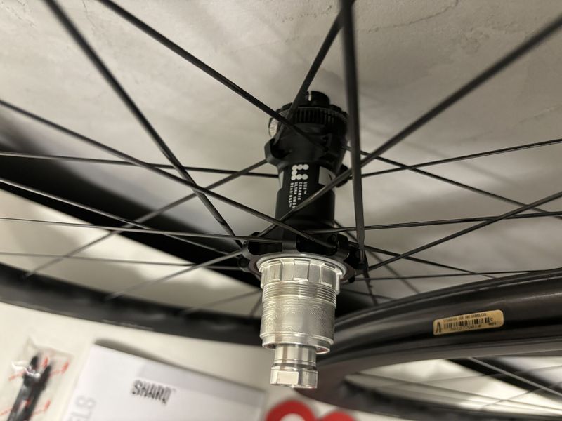 Zapletená kola Fulcrum Sharq Carbon