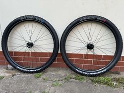 Zapletená kola Stans ZTR Crest S1 Lefty/Ai s plášti Schwalbe, zánovní, top stav, pro Cannondale