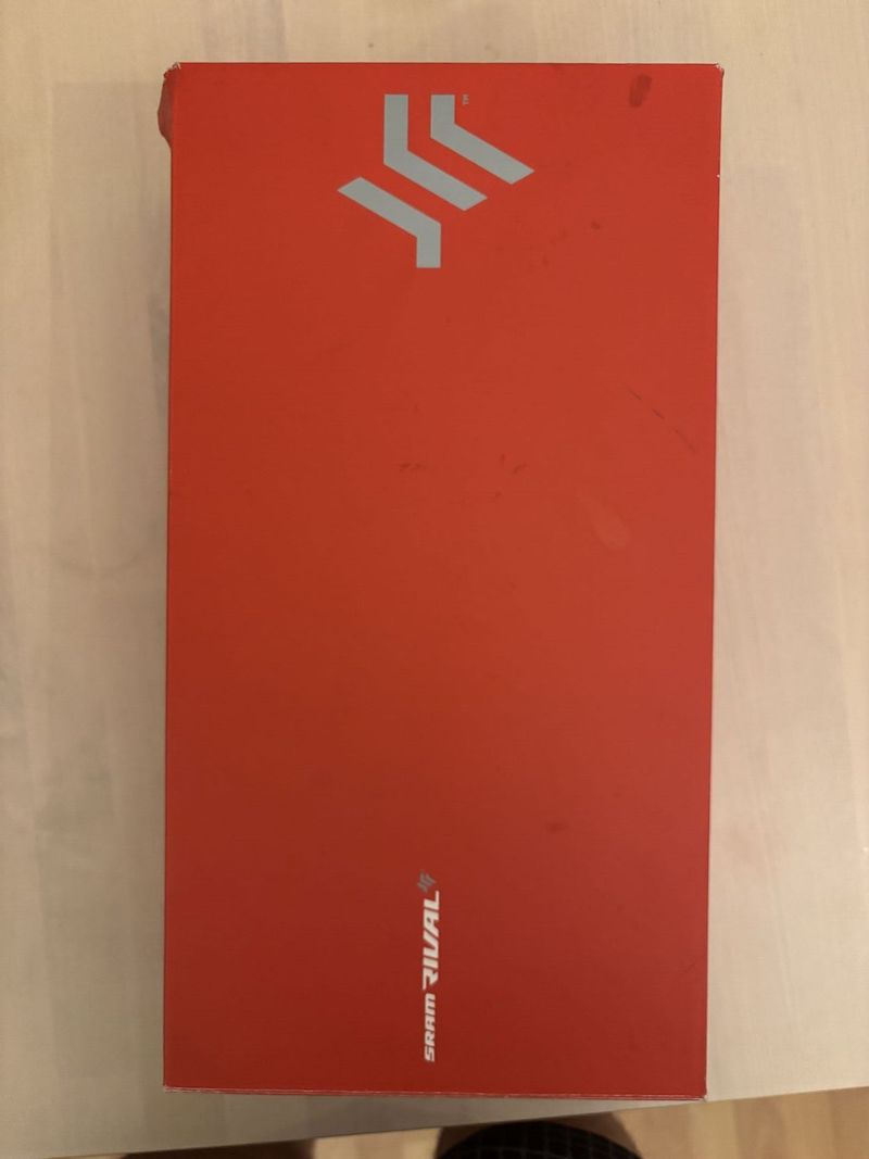 NOVÉ třmeny SRAM Rival eTap AXS