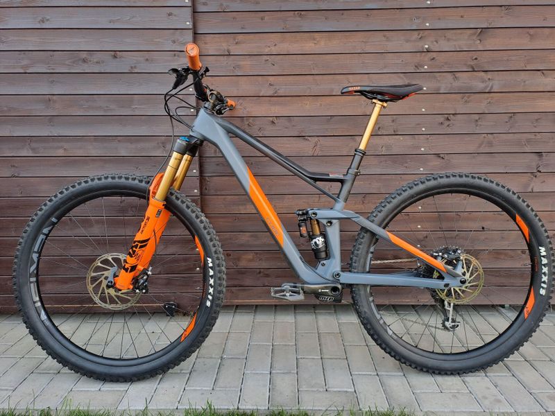 TOP enduro kolo Cube Stereo / velikost M / 29er kola / Fox po servisu / dobrý stav