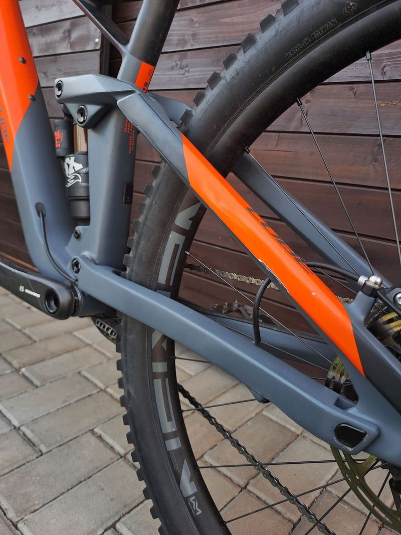 TOP enduro kolo Cube Stereo / velikost M / 29er kola / Fox po servisu / dobrý stav