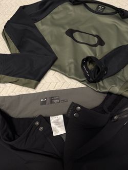 Oakley MTB kratasy + dres