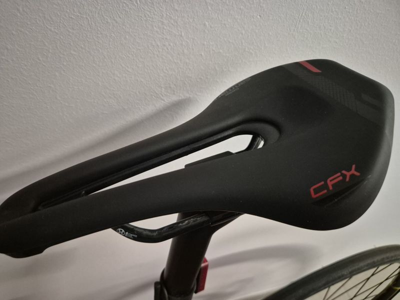 BMC - Teammachine SLR FIVE Neon Red/Black