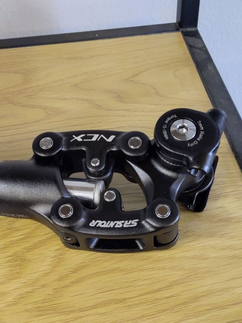 Odpružená sedlovka Suntour NCX 27,2 400mm