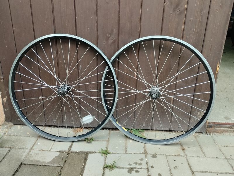 Starší zapletená kola 26" na rychloupínák - vbrake