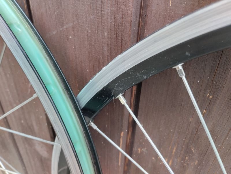 Starší zapletená kola 26" na rychloupínák - vbrake