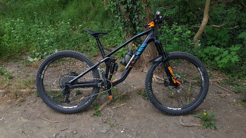 Canyon Strive 27,5 karbon - vysoké zdvihy - pevná kola - GX eagle - prohlídka u I.P. Pavlova