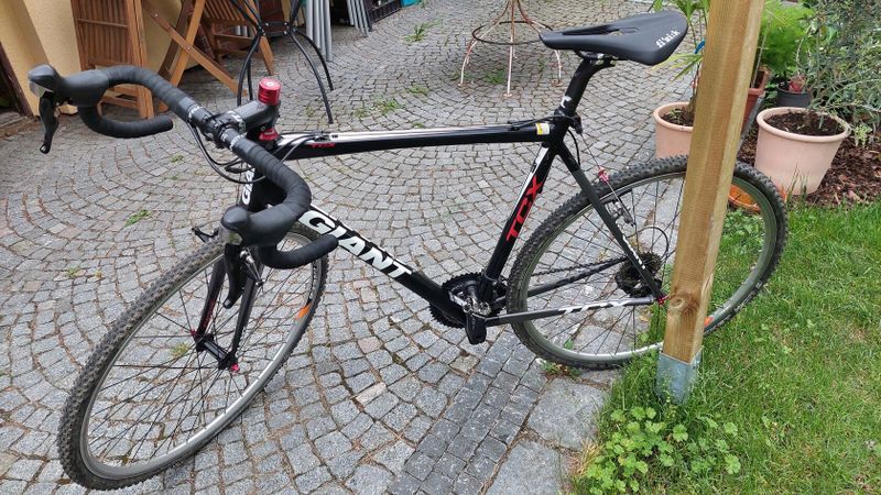 Giant TCX 1 (Shimano 105), velikost M z roku 2011, s wattmetrem Inpeak