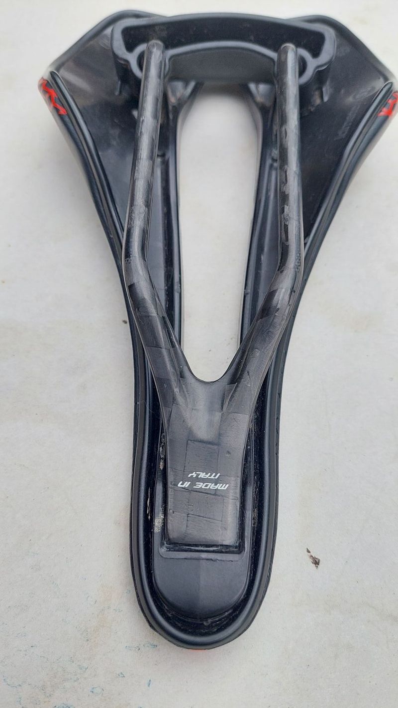 Selle Italia SLR boost (PRO TEAM KIT CARBONIO SUPERFLOW), 130 mm - S3, karbonové ližiny