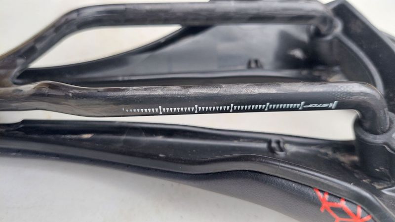 Selle Italia SLR boost (PRO TEAM KIT CARBONIO SUPERFLOW), 130 mm - S3, karbonové ližiny