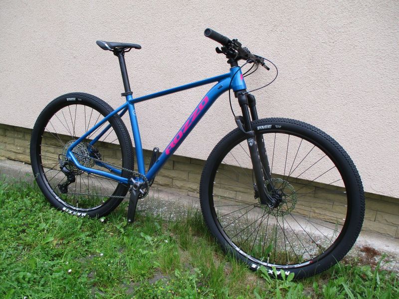 Nové 29" kolo ROZZO BOOST Grace 19", vzduch. vidlice Manitou Markhor, Shimano Deore1x12, pevné osy