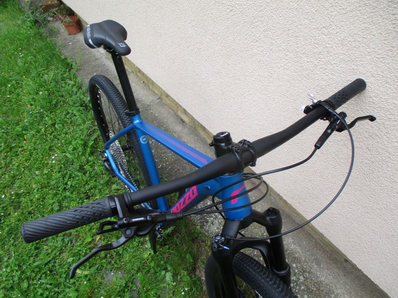 Nové 29" kolo ROZZO BOOST Grace 19", vzduch. vidlice Manitou Markhor, Shimano Deore1x12, pevné osy