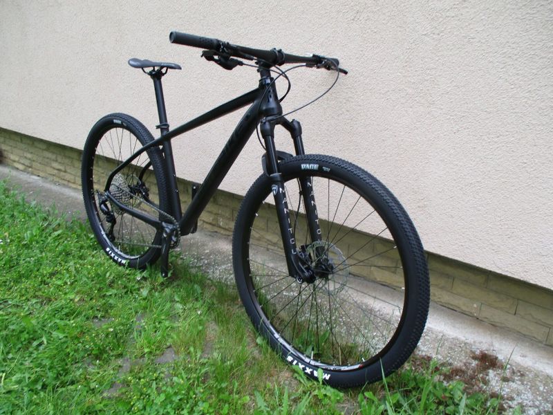 Nové lehké 29" kolo na rámu Maxbike M909 17", SLX/Deore 1x12, vzduch. vidlice Manitou Markhor