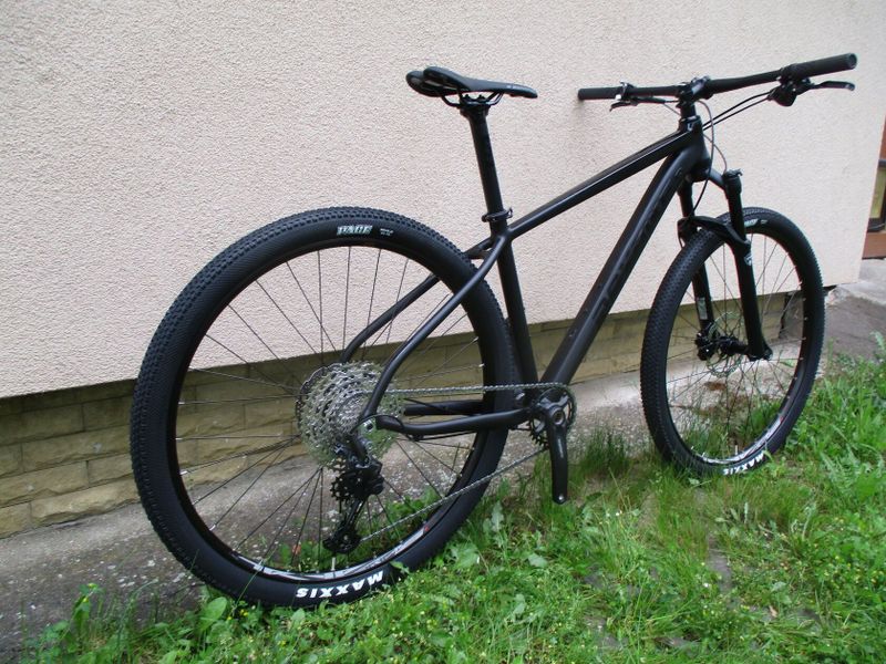 Nové lehké 29" kolo na rámu Maxbike M909 17", SLX/Deore 1x12, vzduch. vidlice Manitou Markhor