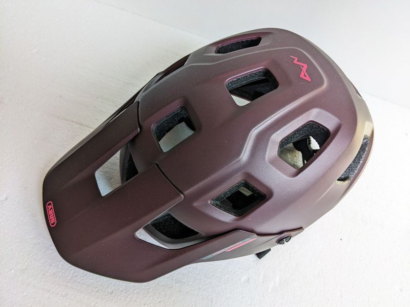 Dámská allmountain/trailová přilba Abus MoDrop wildberry 57-61cm
