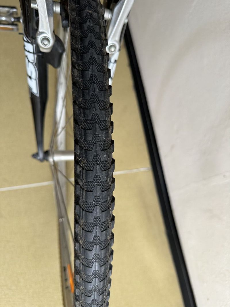 Crossové/trekkingové kolo Mongoose Crossway 350 vel M