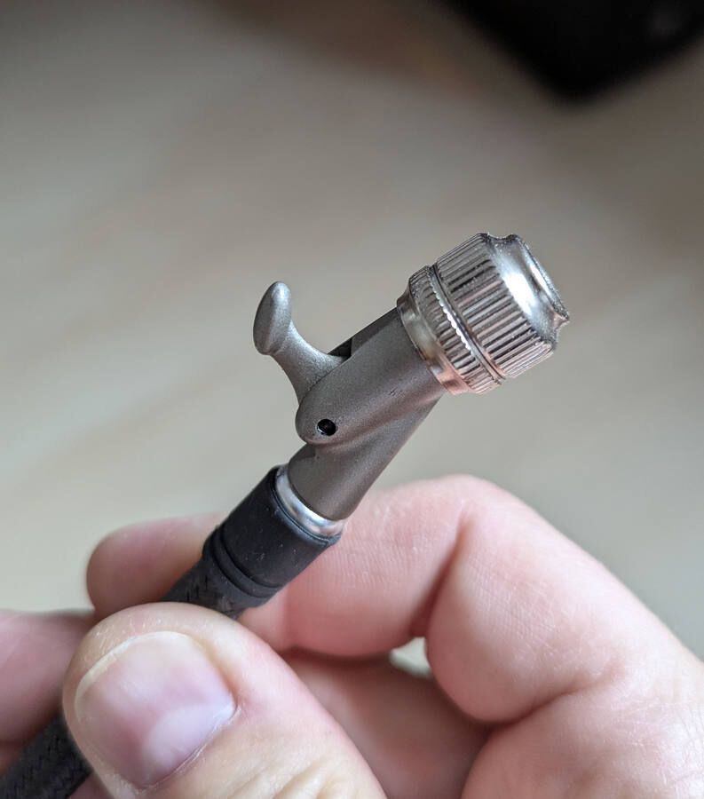 Dvoustupňová digitální pumpička GIYO GS-52L
