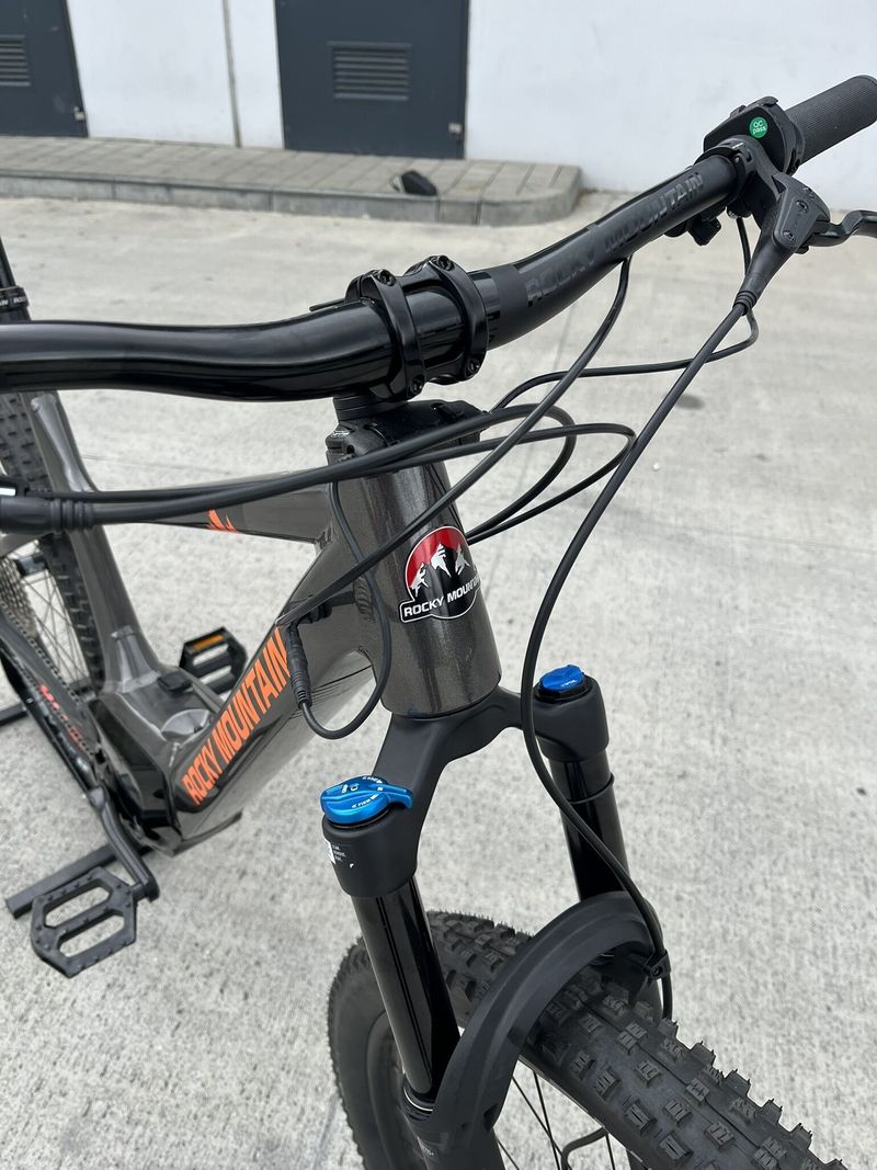 NOVÉ! Elektrokolo Rocky Mountain 108Nm 350W Baterie 672Wh v rámu + 330Wh přídavná baterie - vel. XL