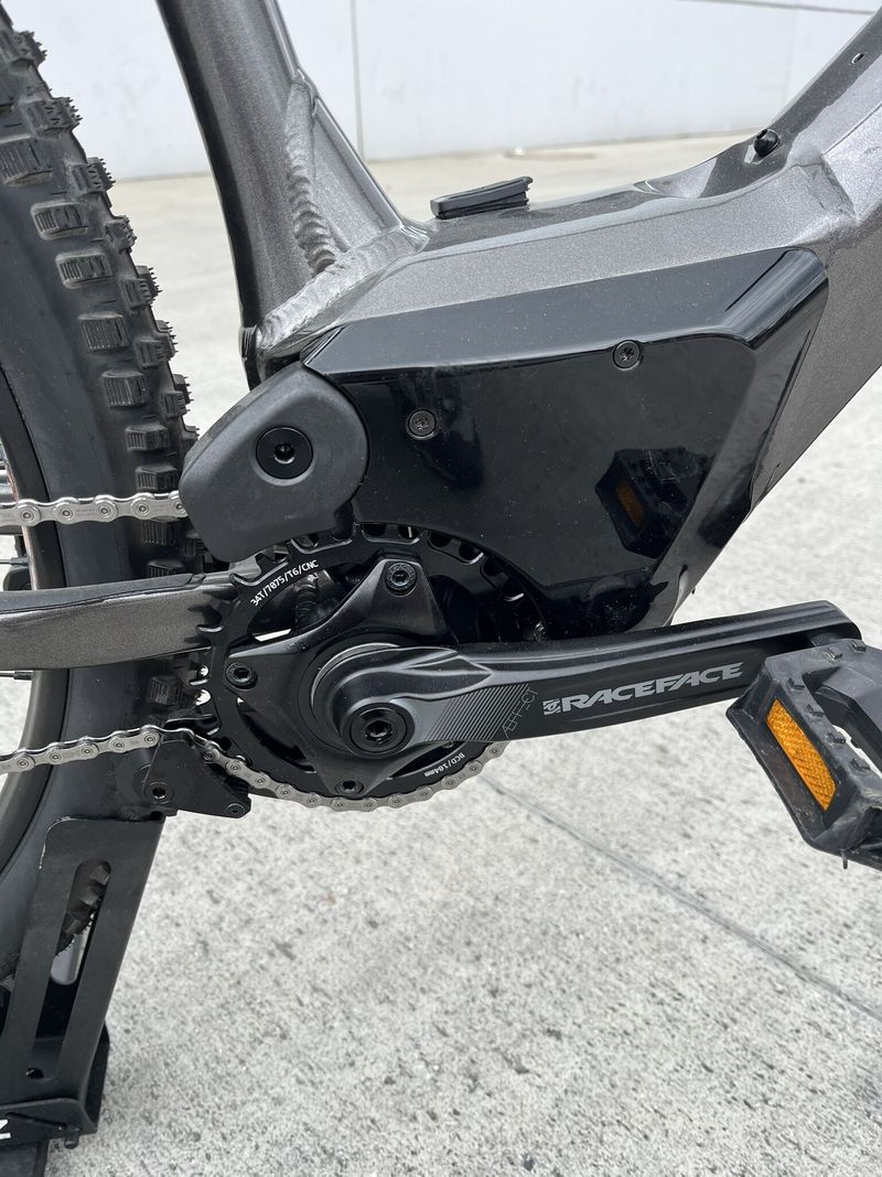 NOVÉ! Elektrokolo Rocky Mountain 108Nm 350W Baterie 672Wh v rámu + 330Wh přídavná baterie - vel. XL