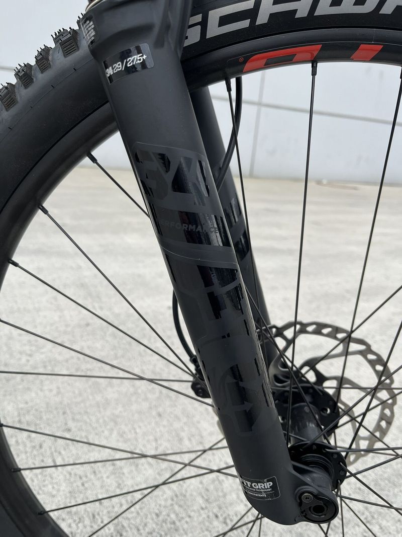 NOVÉ! Elektrokolo Rocky Mountain 108Nm 350W Baterie 672Wh v rámu + 330Wh přídavná baterie - vel. XL