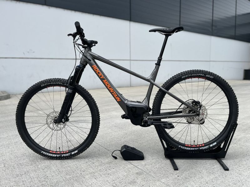 NOVÉ! Elektrokolo Rocky Mountain 108Nm 350W Baterie 672Wh v rámu + 330Wh přídavná baterie - vel. XL