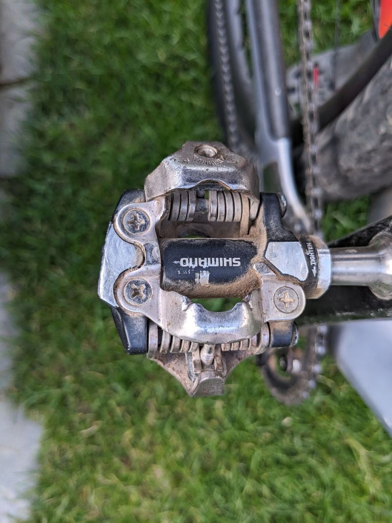 SPD pedály Shimano XT s titanovými osami - 290g