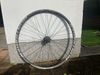 Bontrager Kovee Elite23 Boost 110/148, ořech Shimano, carbon