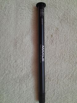 Pevná zadní osa osa RockShox MAXLE Stealth 12x148mm M12x1,75 , jako nová