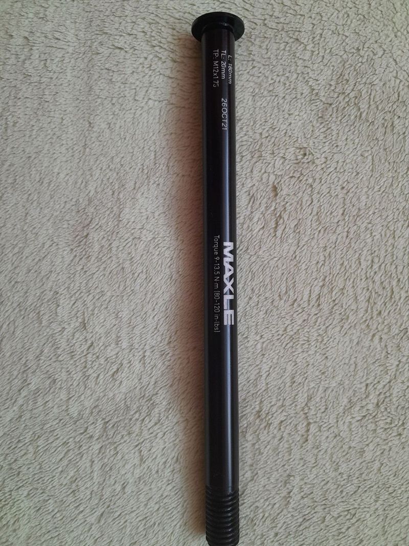 Pevná zadní osa osa RockShox MAXLE Stealth 12x148mm M12x1,75 , jako nová