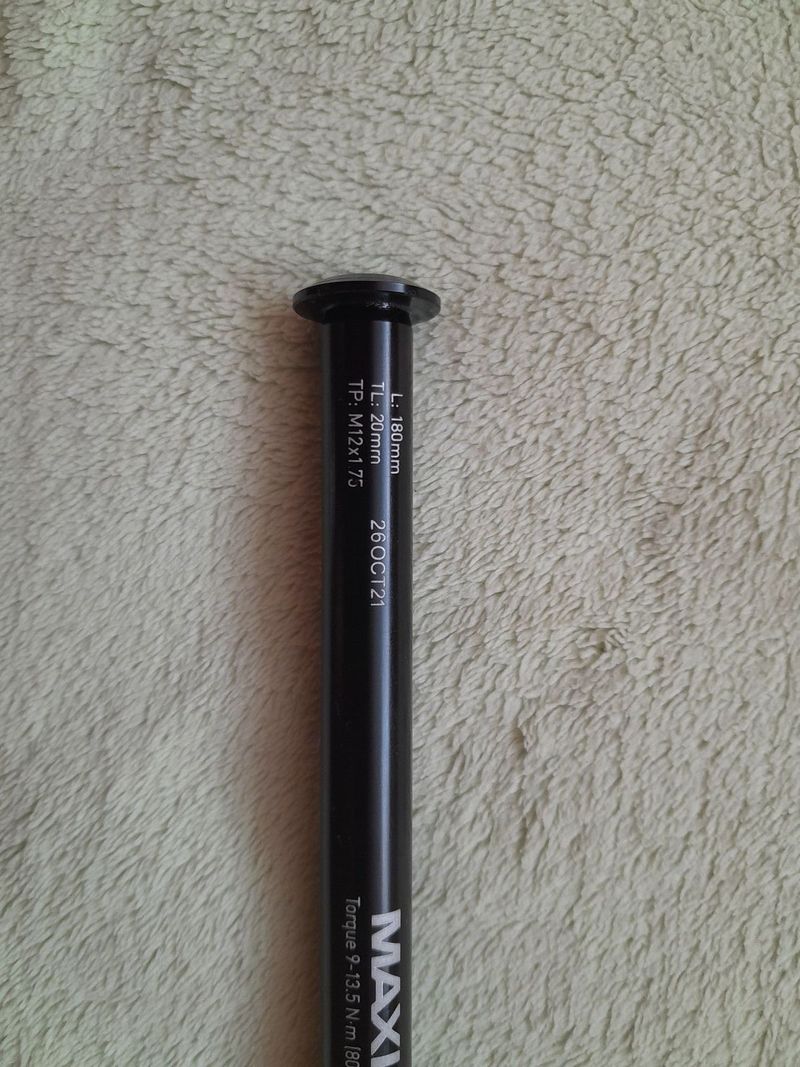 Pevná zadní osa osa RockShox MAXLE Stealth 12x148mm M12x1,75 , jako nová