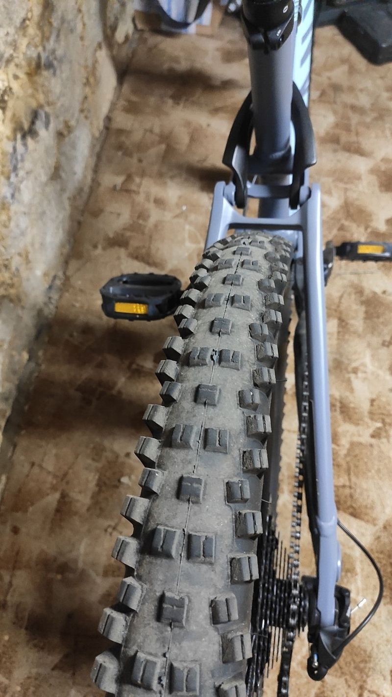 Prodám pláště 27,5 Maxxis Assegai a WTB Vigilante