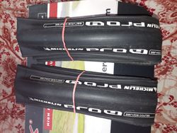 Prodám 2× Michelin plášť Pro4 Service Course 700x25