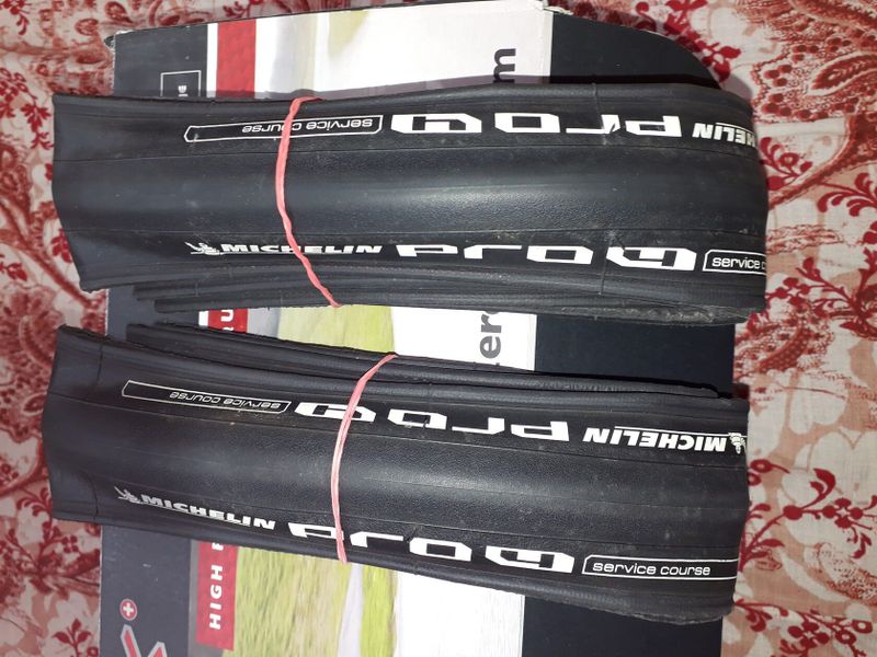 Prodám 2× Michelin plášť Pro4 Service Course 700x25