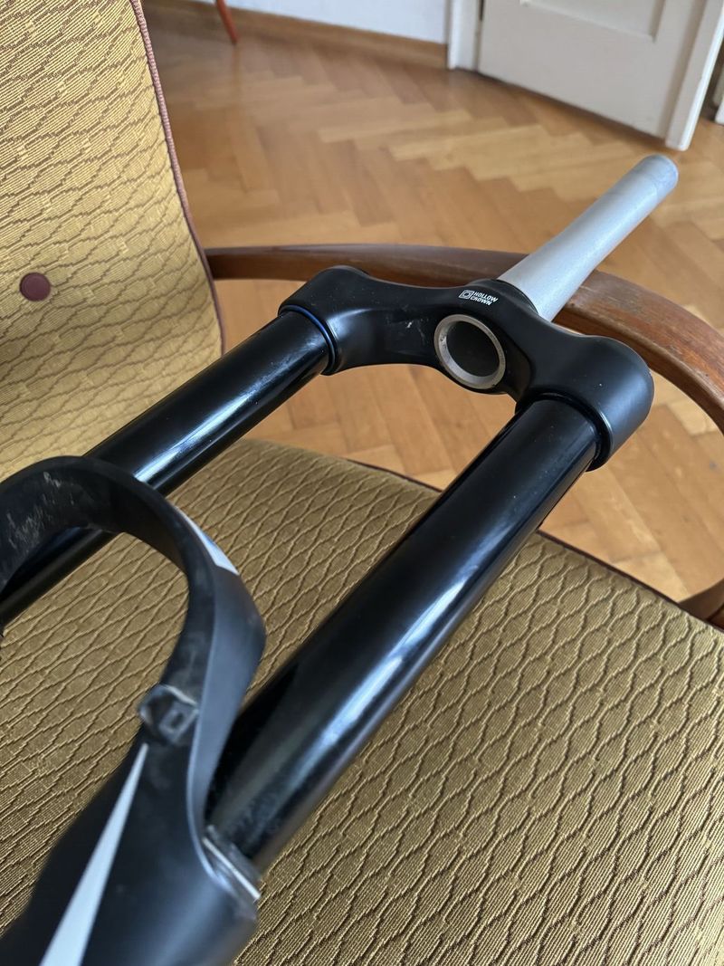 SR Suntour Durolux 36 R2C2 180mm