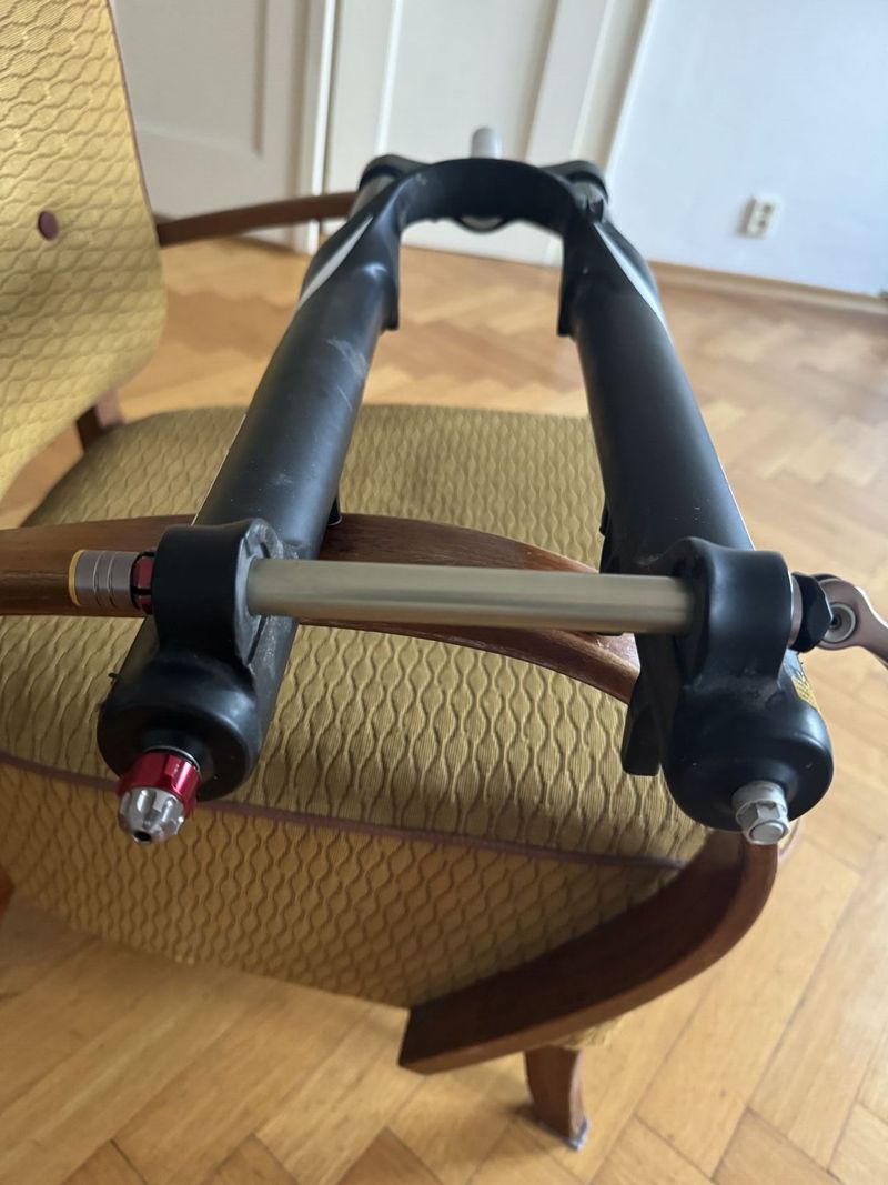 SR Suntour Durolux 36 R2C2 180mm