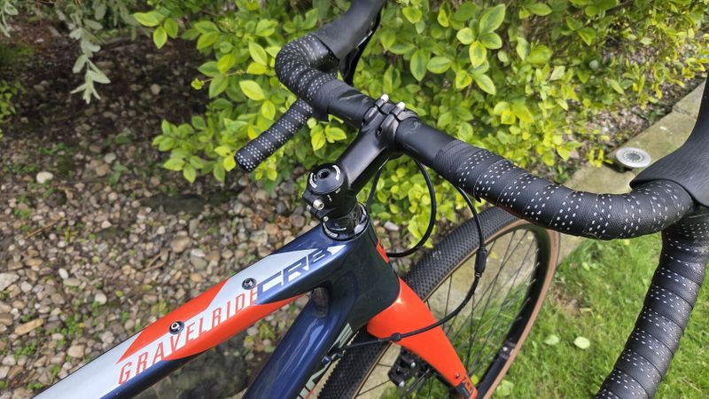 Karbonový gravel Rock Machine GravelRide CRB700 v záruce 
