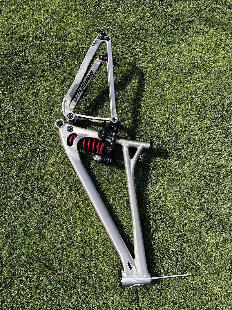 Rám BANHSEE TITAN M 2022