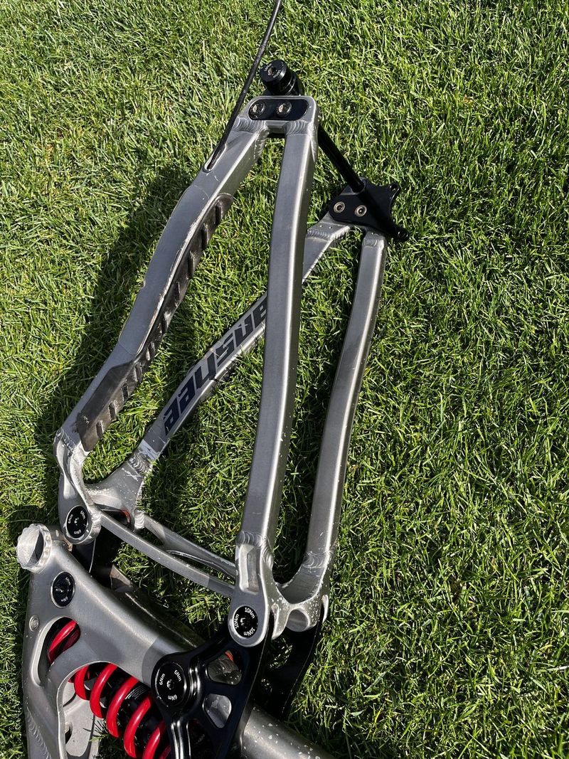 Rám BANHSEE TITAN M 2022