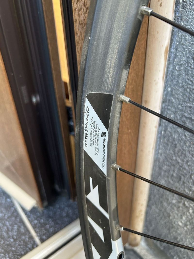 Prodám výplet+náboj DT Swiss 350 classic-6-bolt 20/110/TA boost, DT Champion 2.0 /+ kotouč