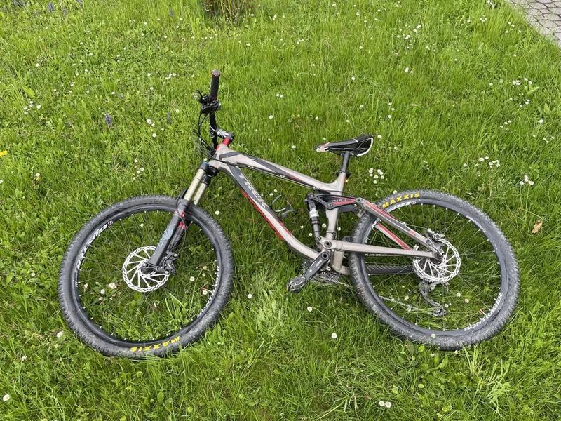Trek Remedy 8