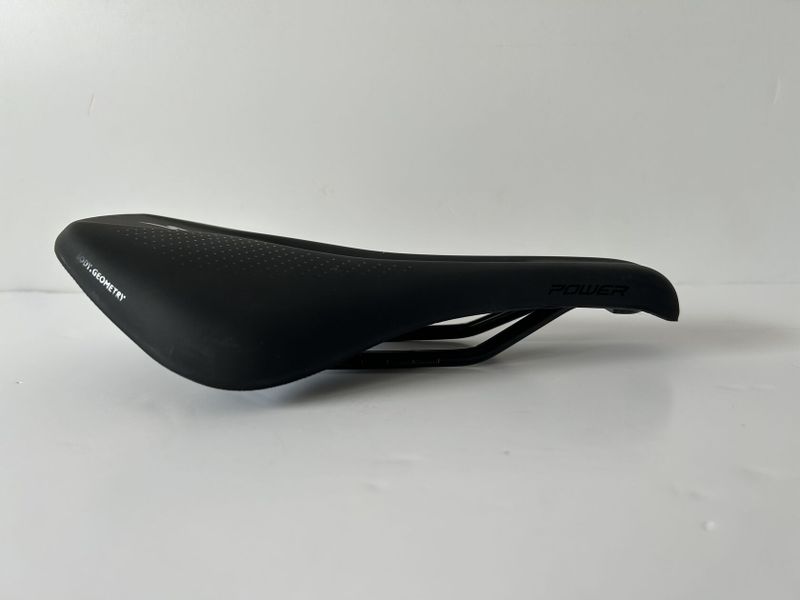 Nové sedlo Specialized Body Geometry POWER sport 143 mm 