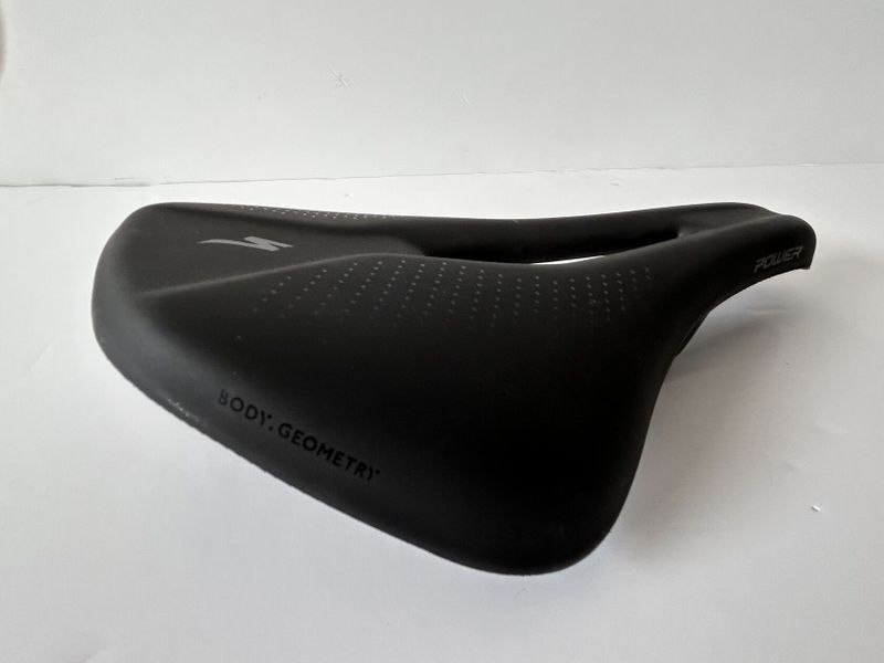 Nové sedlo Specialized Body Geometry POWER sport 143 mm 