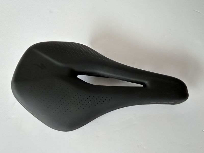 Nové sedlo Specialized Body Geometry POWER sport 143 mm 