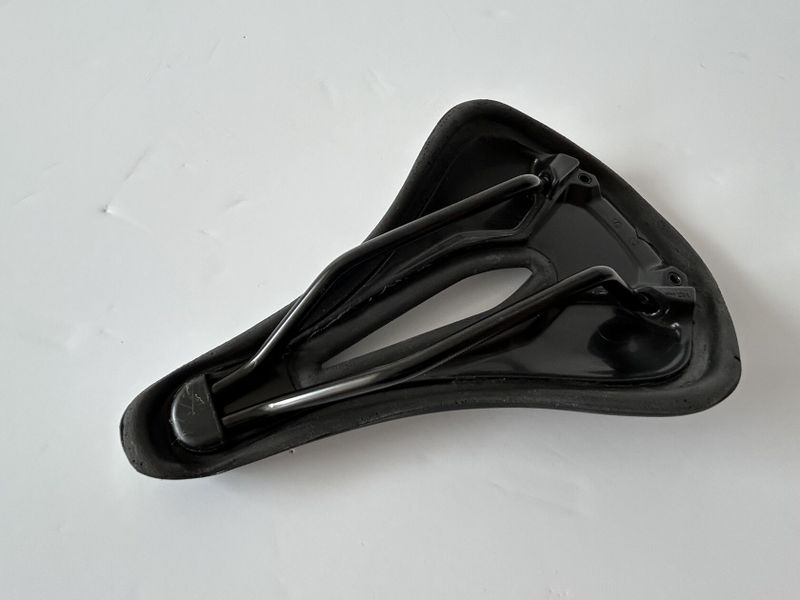 Nové sedlo Specialized Body Geometry POWER sport 143 mm 