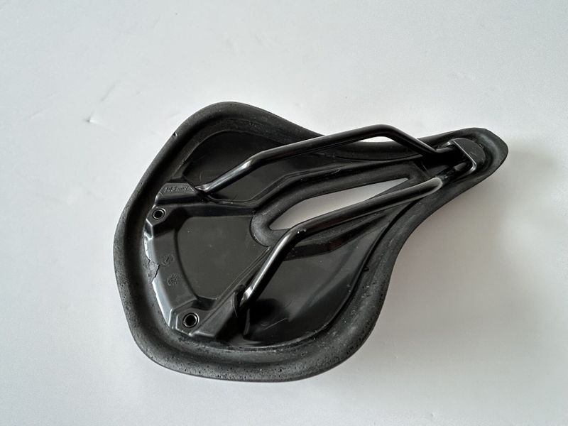 Nové sedlo Specialized Body Geometry POWER sport 143 mm 