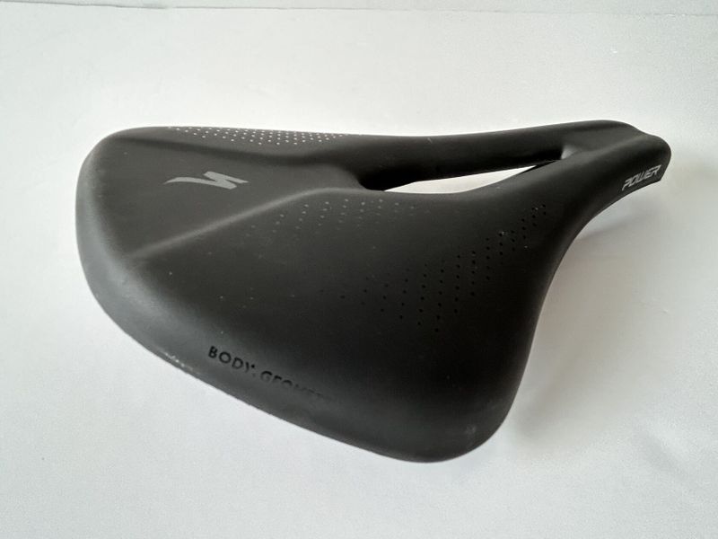 Nové sedlo Specialized Body Geometry POWER sport 143 mm 
