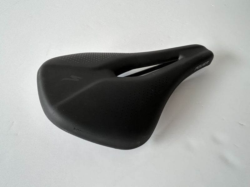 Nové sedlo Specialized Body Geometry POWER sport 143 mm 