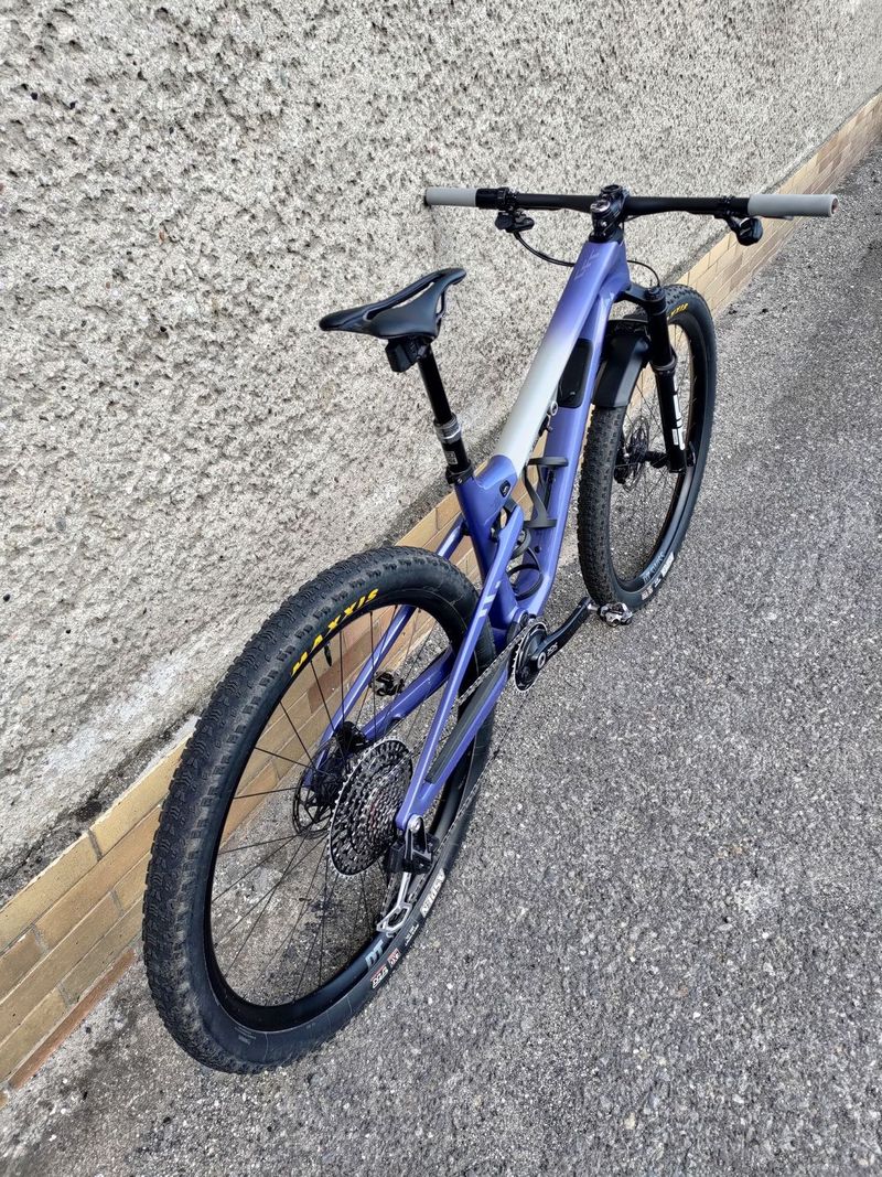 Canyon Lux Trail CFR Ltd