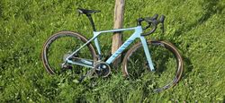 Prodám skvělé silniční kolo CANYON ENDURACE CF SLX